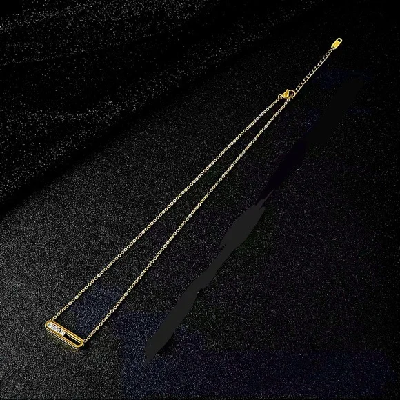 🆕 Gorgeous 18k Diamond Slider Oval Bar Necklace NWT - Picture 4 of 16